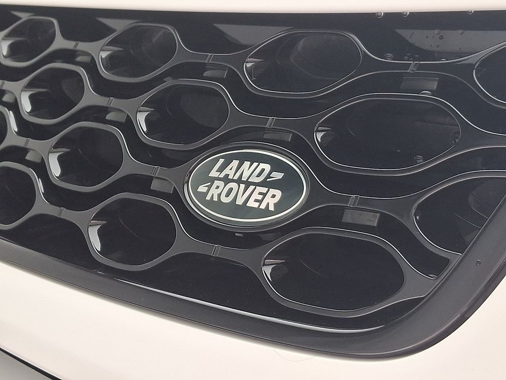 Thumbnail: 2025 Land Rover Discovery Sport - 32