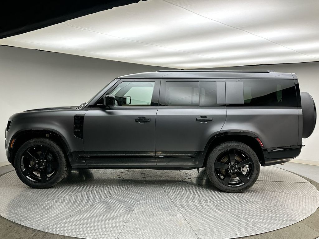 Thumbnail: 2026 Land Rover Defender - 10