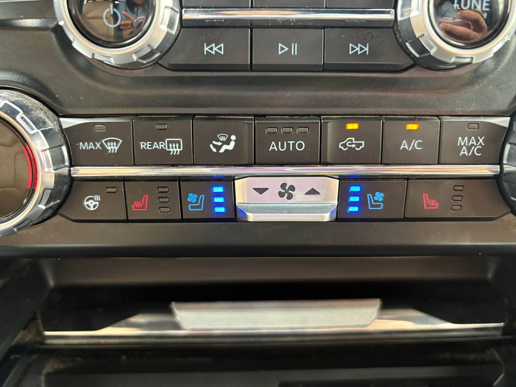 Used Car 2024 Ford F-350sd  Lariat For Sale Under $70,000 In Floresville, Texas