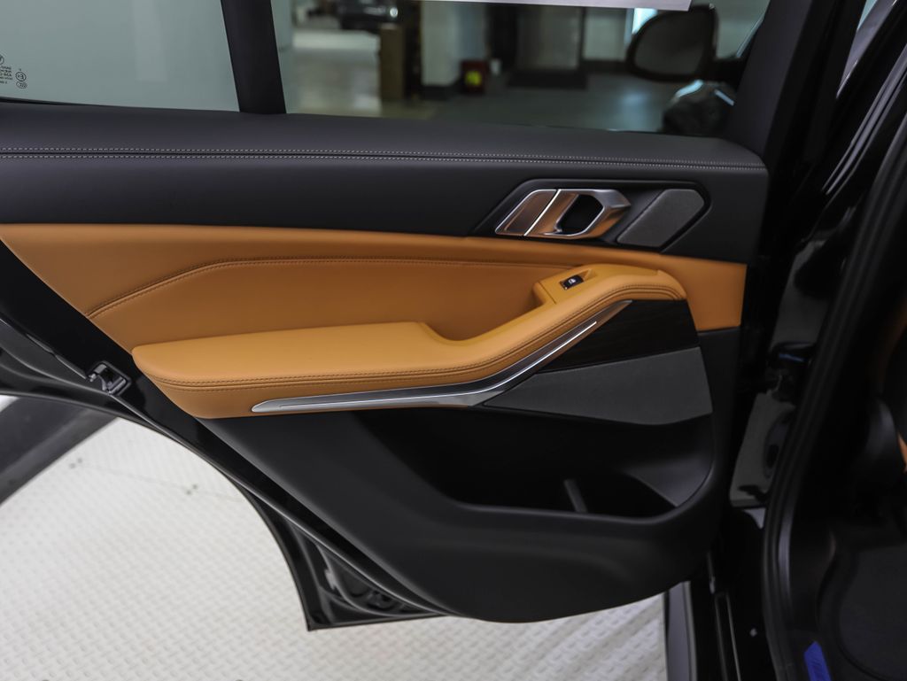 Thumbnail: 2026 BMW X5 - 18