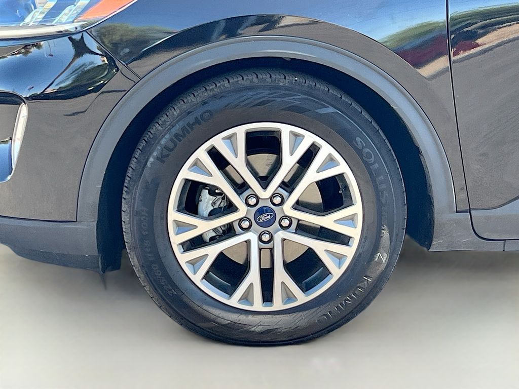 Used 2022 Black Ford SEL image 18