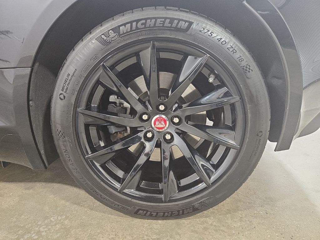 Used 2017 Black Jaguar Base image 20
