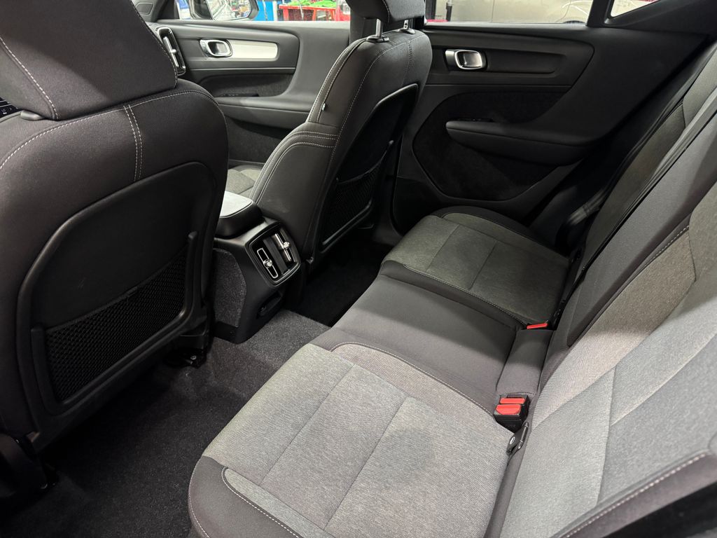 2024 Volvo XC40 B5 Core