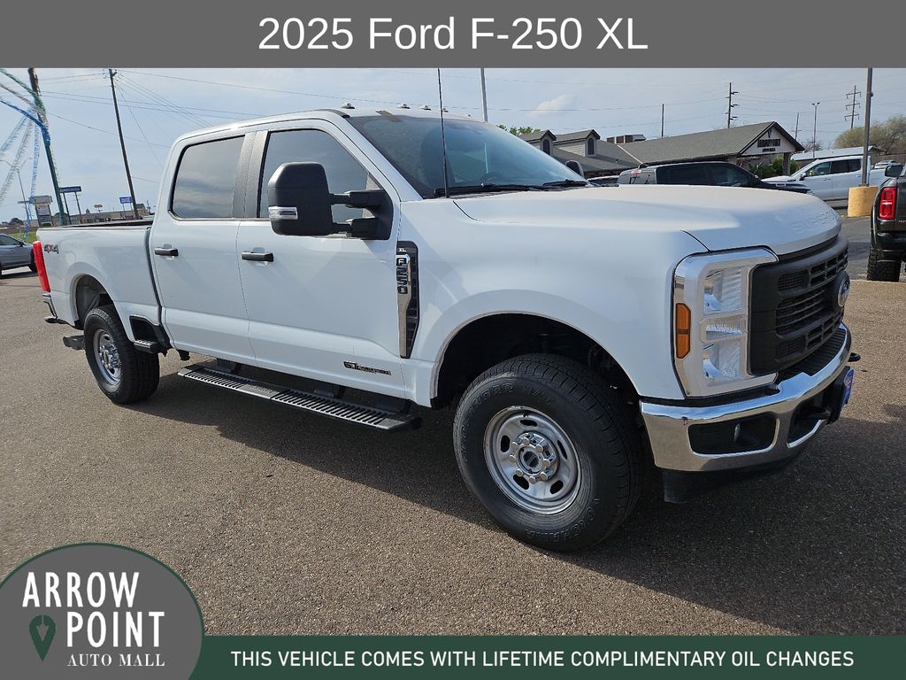 Oxford White 2025 Ford F-250 Super Duty XL Crew Cab 4WD Pickup Truck Four-Wheel Drive Automatic