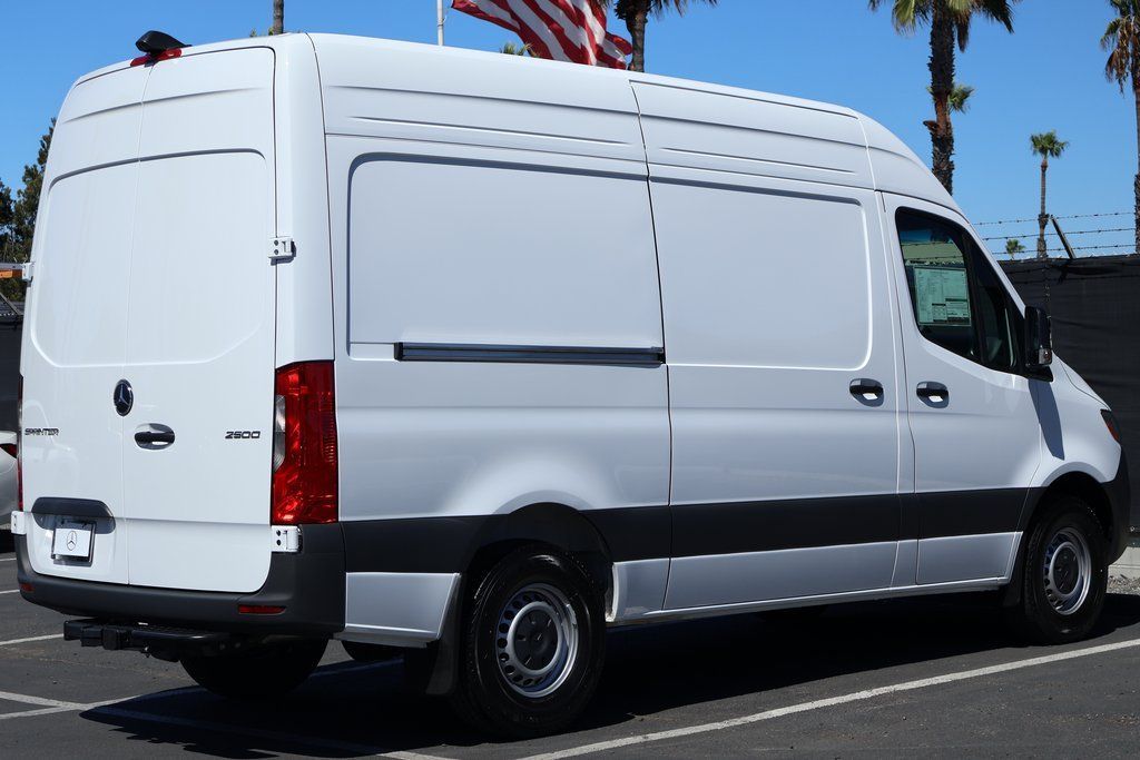 Thumbnail: 2026 Mercedes-Benz Sprinter - 2