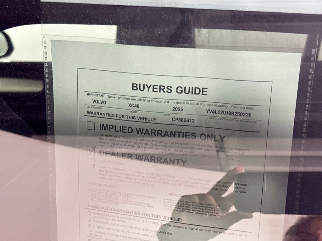 2025 Volvo XC40 B5 Core