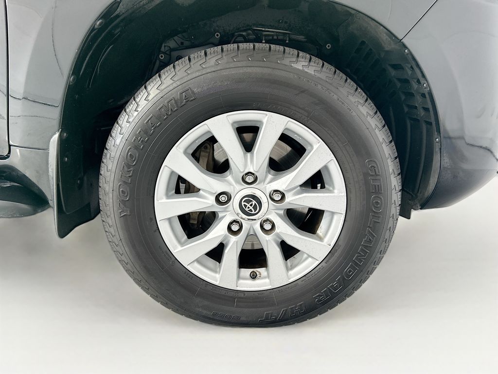 Thumbnail: 2019 Toyota Land Cruiser - 31
