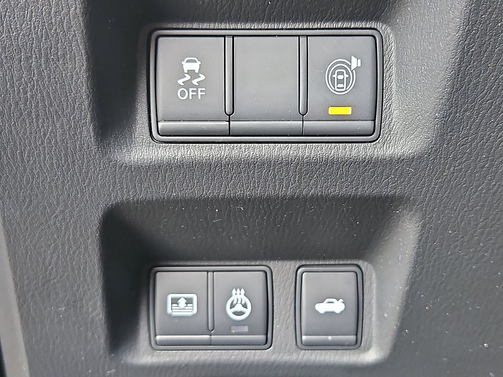 Thumbnail: 2019 INFINITI Q70 - 26