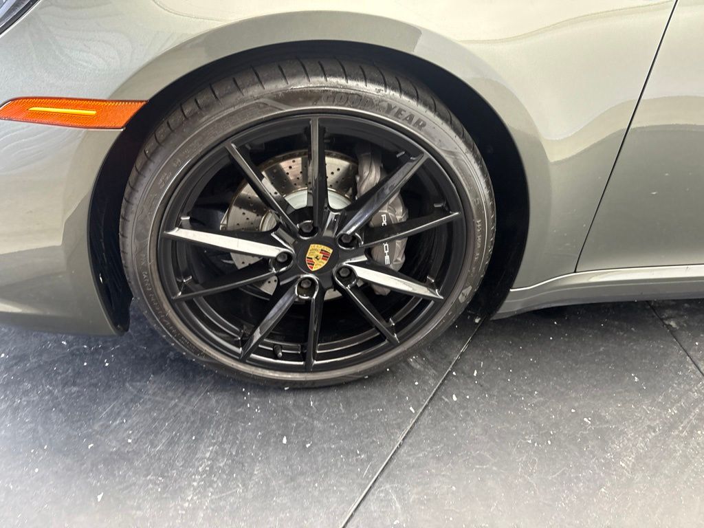 Thumbnail: 2020 Porsche 911 - 14