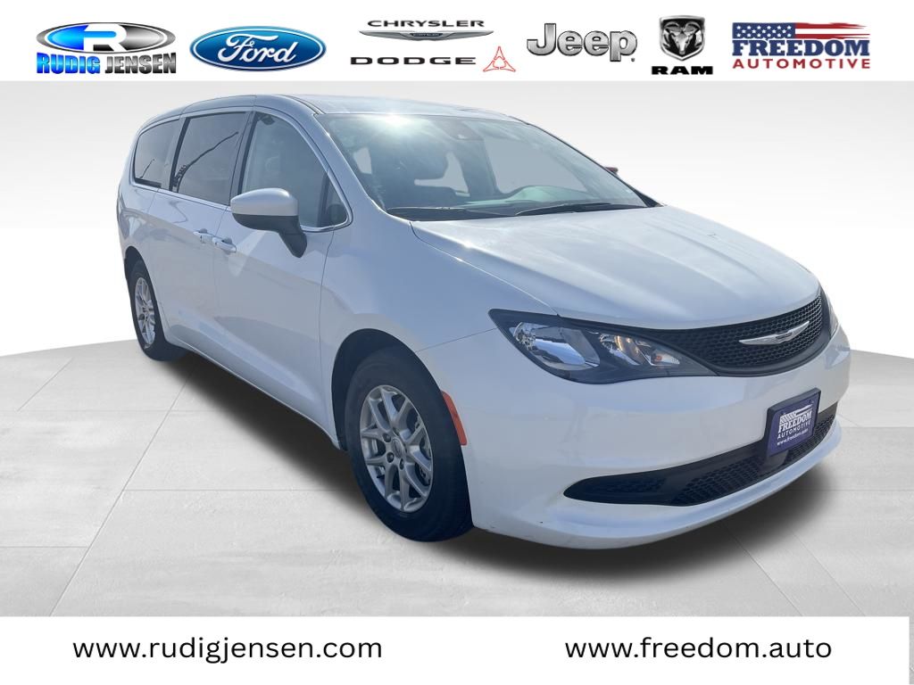 2023 Chrysler Voyager LX FWD
