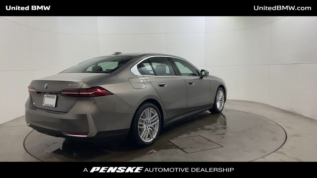 Thumbnail: 2025 BMW 5 Series - 8