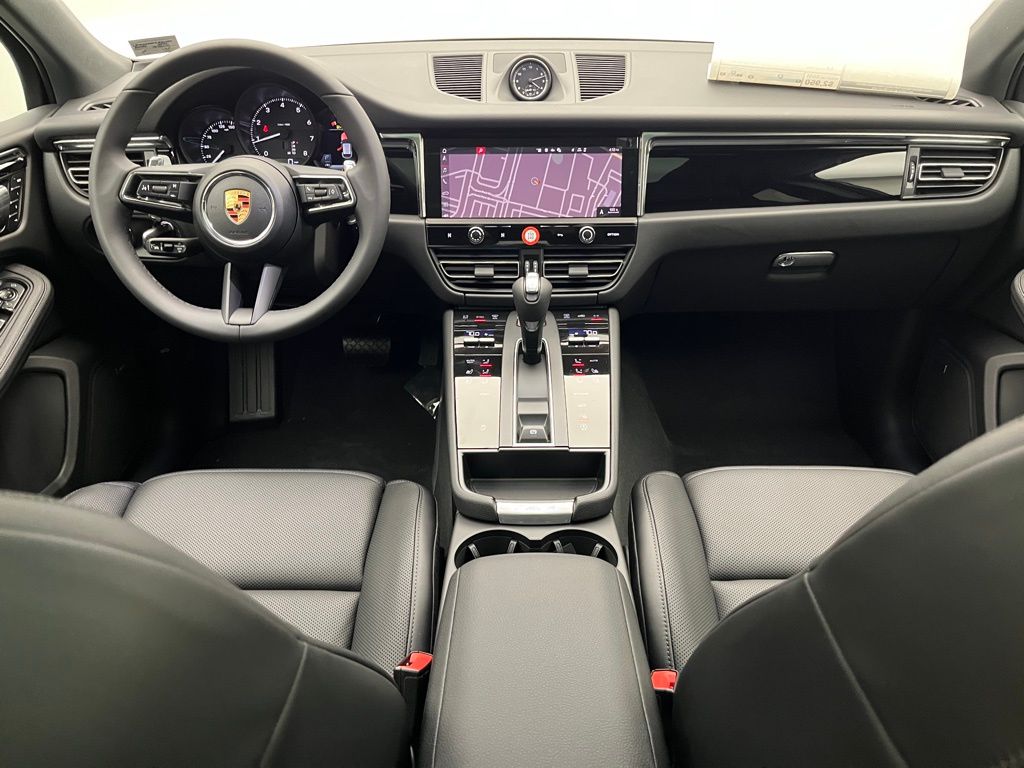 Thumbnail: 2026 Porsche Macan - 23