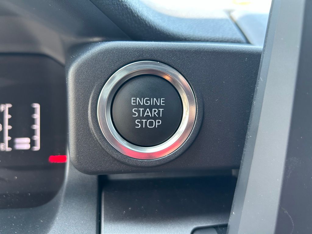 2025 Toyota 4Runner SR5 27
