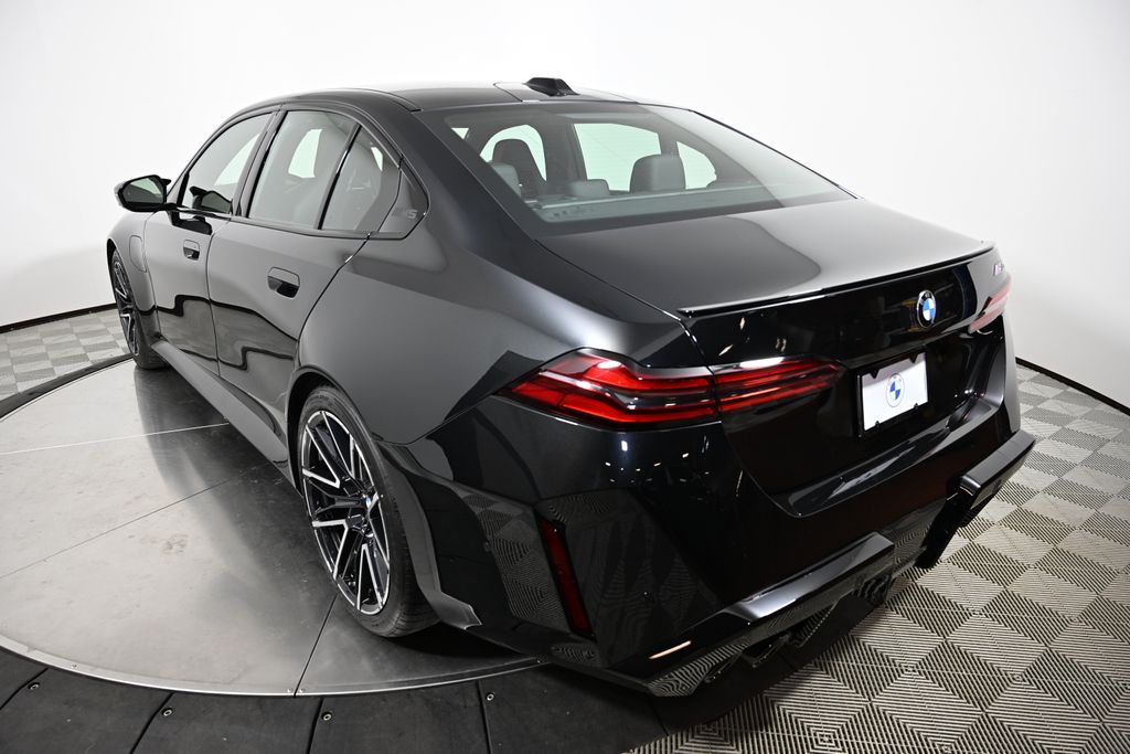 Thumbnail: 2026 BMW M5 - 3