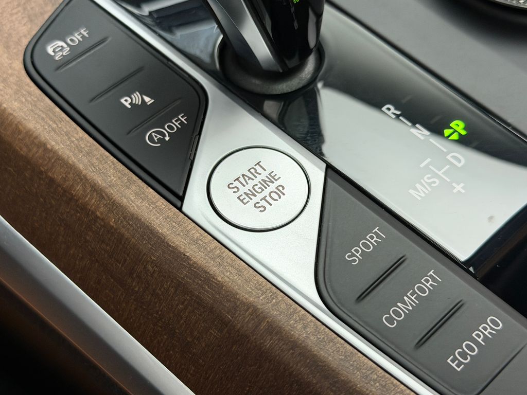 Thumbnail: 2021 BMW 3 Series - 32