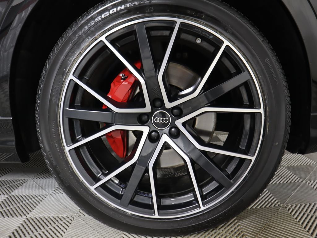 Thumbnail: 2022 Audi Q8 - 31