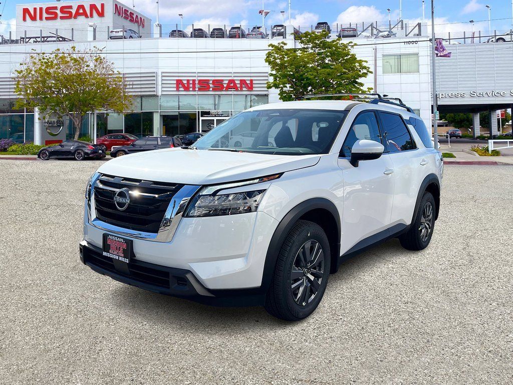 2025 Nissan Pathfinder SV