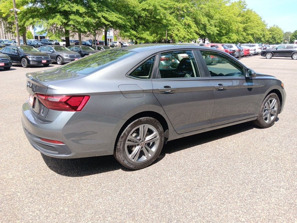 2024 Volkswagen Jetta 1.5T SE 5