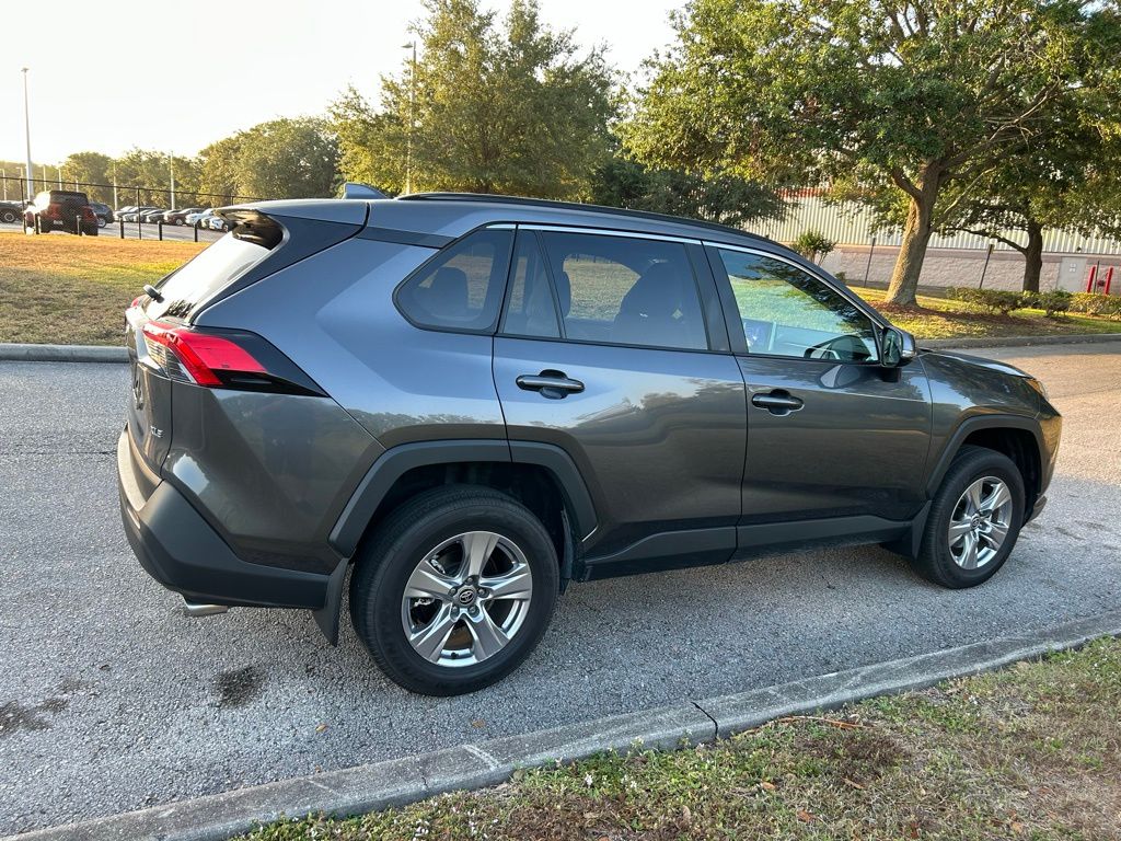 2024 Toyota RAV4 XLE 5