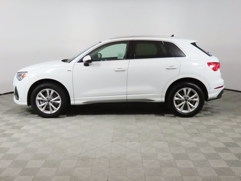 Thumbnail: 2025 Audi Q3 - 2