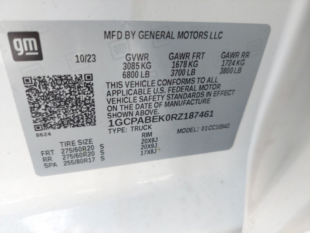 Used 2024 Summit White Chevrolet Custom image 3