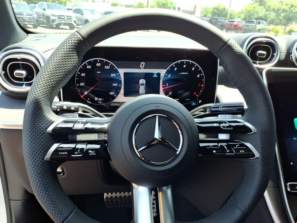 New 2026 MANUFAKTUR Moonlight White Metallic Mercedes-Benz GLC 300 image 15