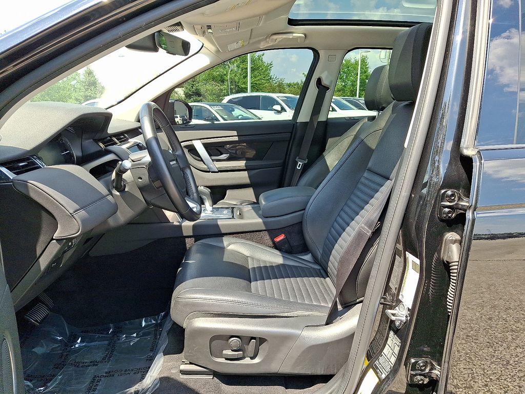 Thumbnail: 2020 Land Rover Discovery Sport - 14