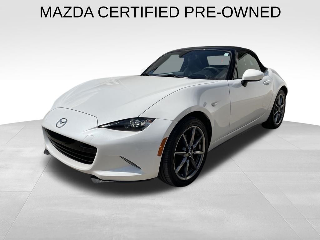 Snowflake White Pearl Mica 2022 Mazda MX-5 Miata Convertible Rear-Wheel Drive 6-Speed Manual
