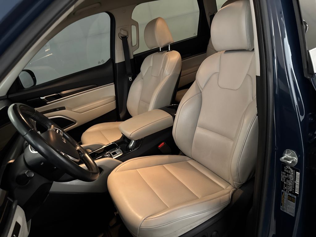 Certified Used 2024 Black Kia S image 16
