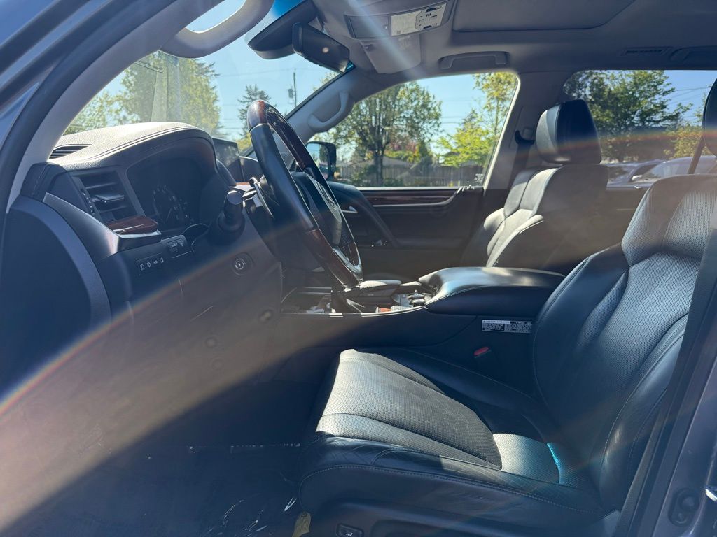 2019 Lexus LX 570