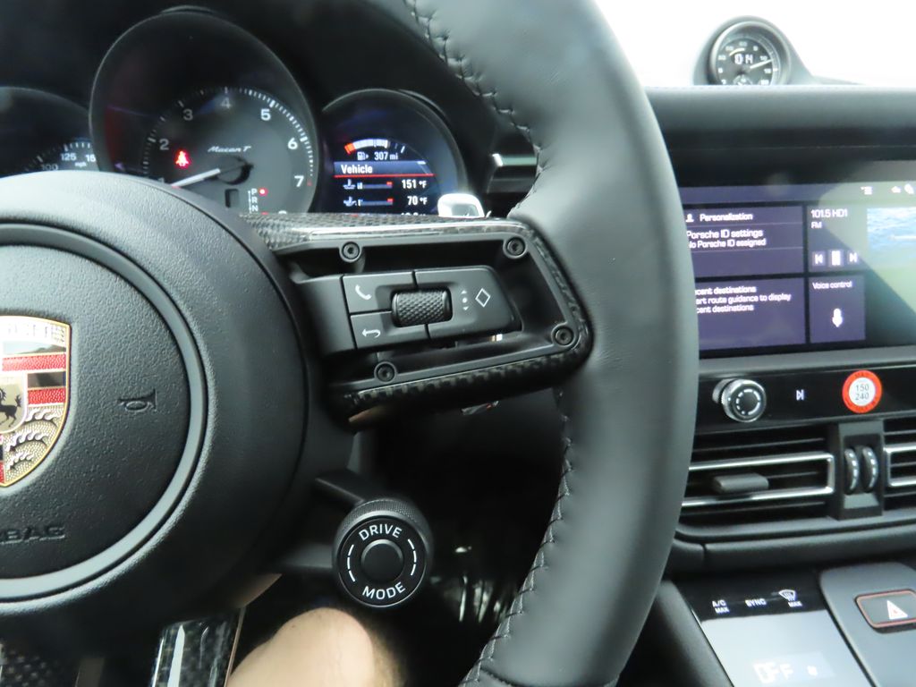 Thumbnail: 2025 Porsche Macan - 13