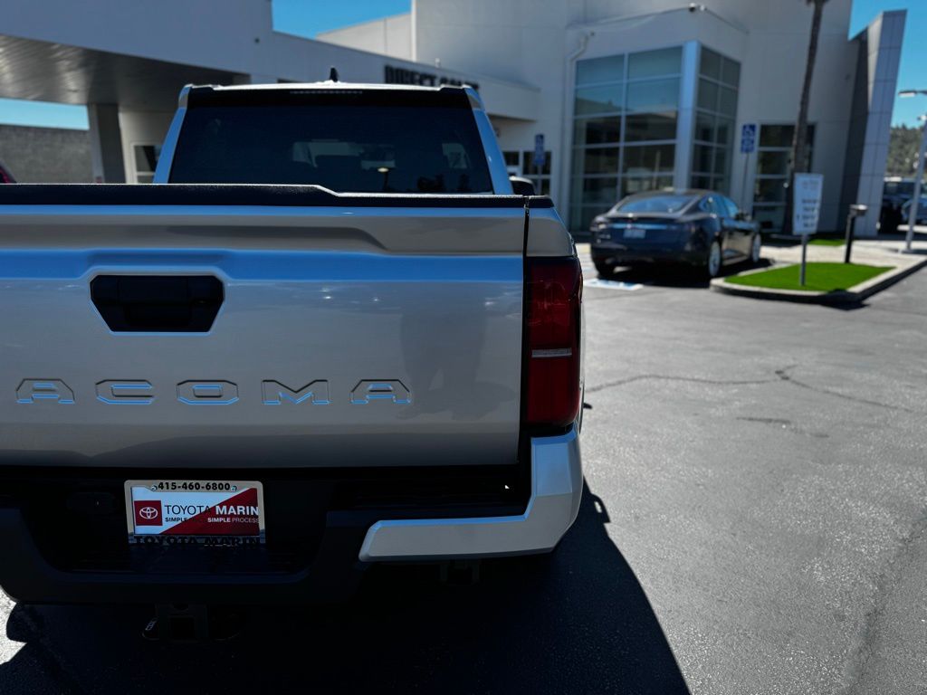 2025 Toyota Tacoma SR5 Double Cab photo 11