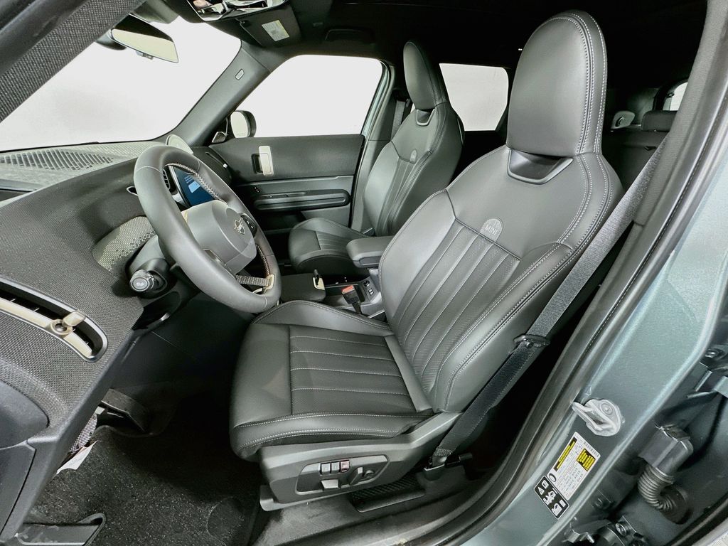 Thumbnail: 2027 MINI Cooper Countryman - 16