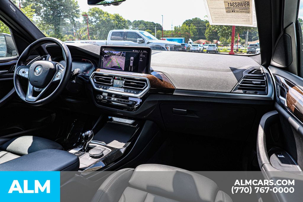 Used 2024 White BMW xDrive30i image 31
