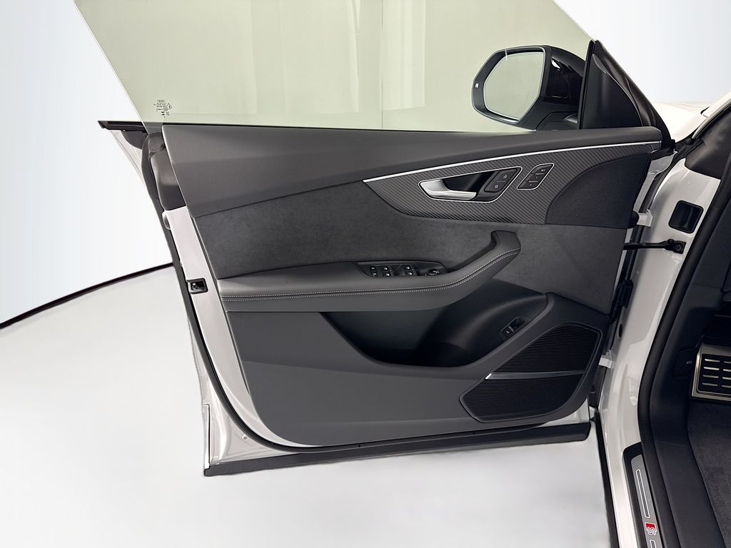 Thumbnail: 2026 Audi SQ8 - 26
