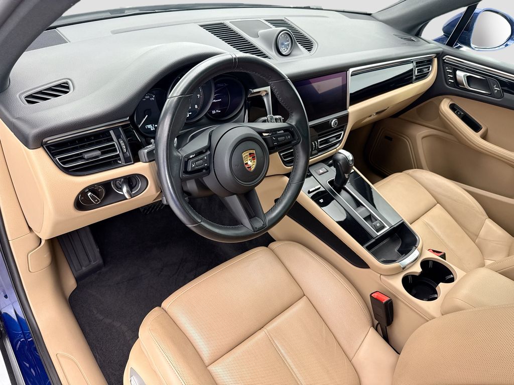 Thumbnail: 2024 Porsche Macan - 4