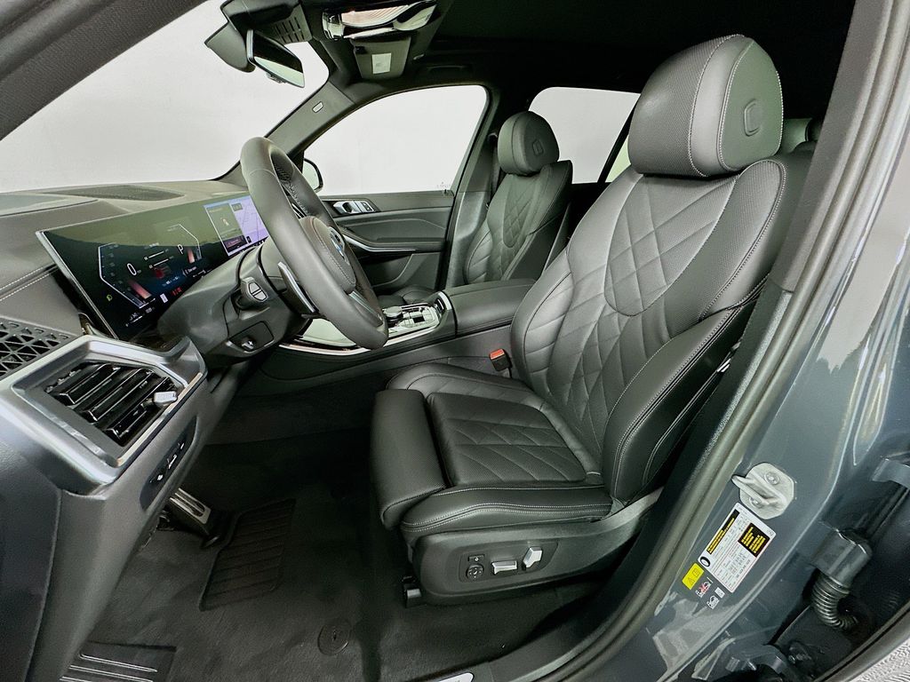 Thumbnail: 2026 BMW X5 - 21