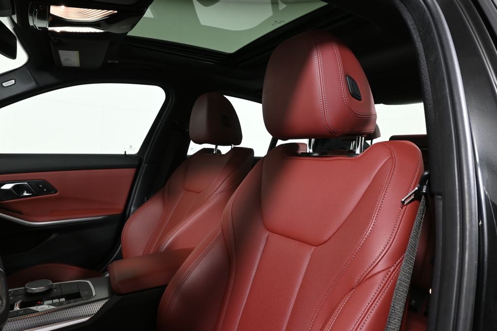 Thumbnail: 2024 BMW 3 Series - 16