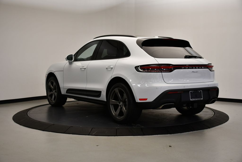 Thumbnail: 2025 Porsche Macan - 3