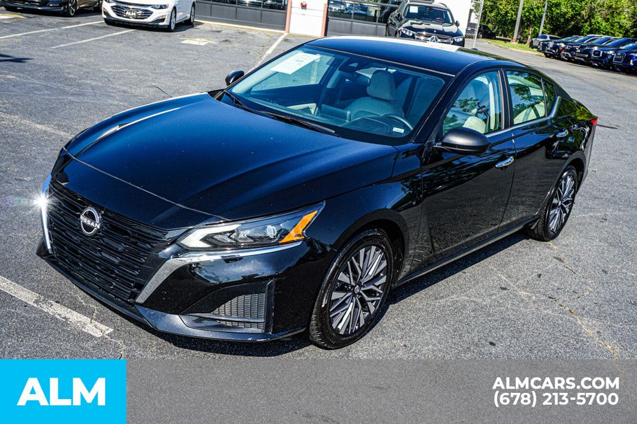 Used 2025 Black Nissan 2.5 SV image 14
