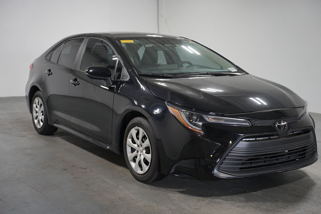2024 Toyota Corolla LE 3
