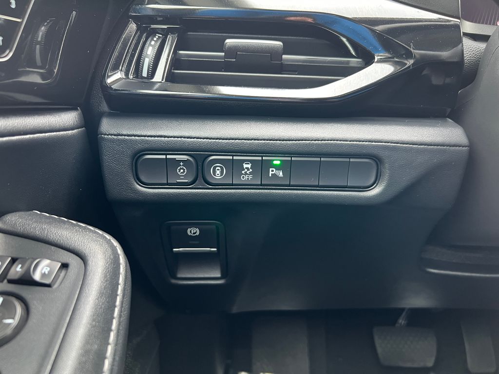 Thumbnail: 2023 Acura MDX - 17