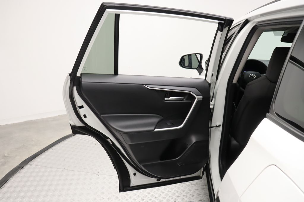 Thumbnail: 2023 Toyota RAV4 - 21