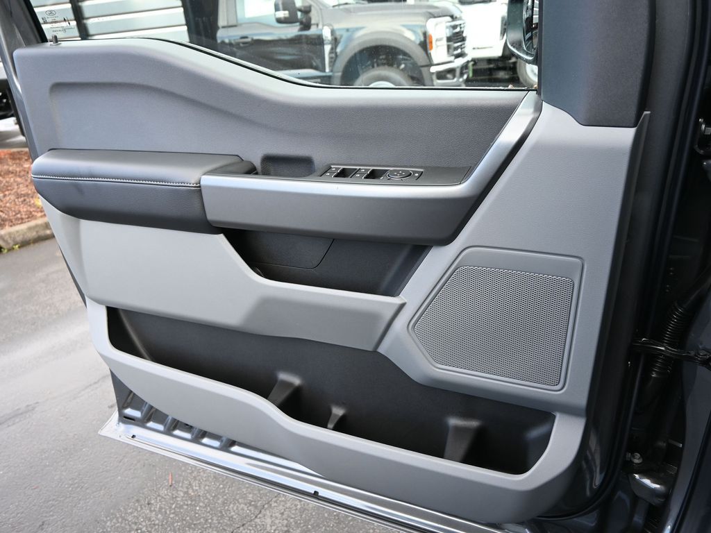 2025 Ford F-350 Super Duty XL