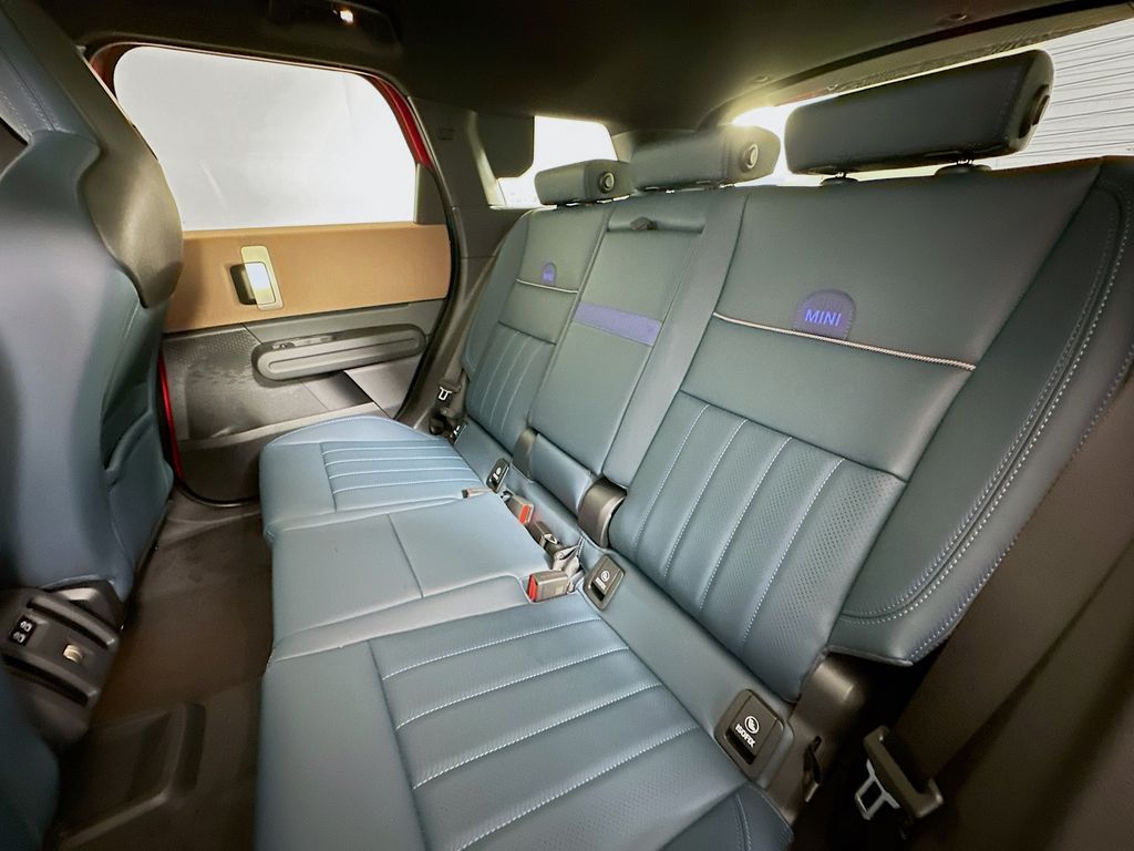 2025 MINI Cooper Countryman Base 17