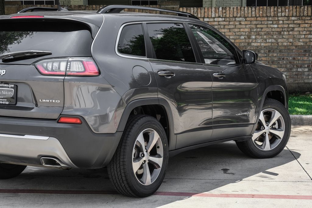 used 2022 Jeep Cherokee car, priced at $22,720