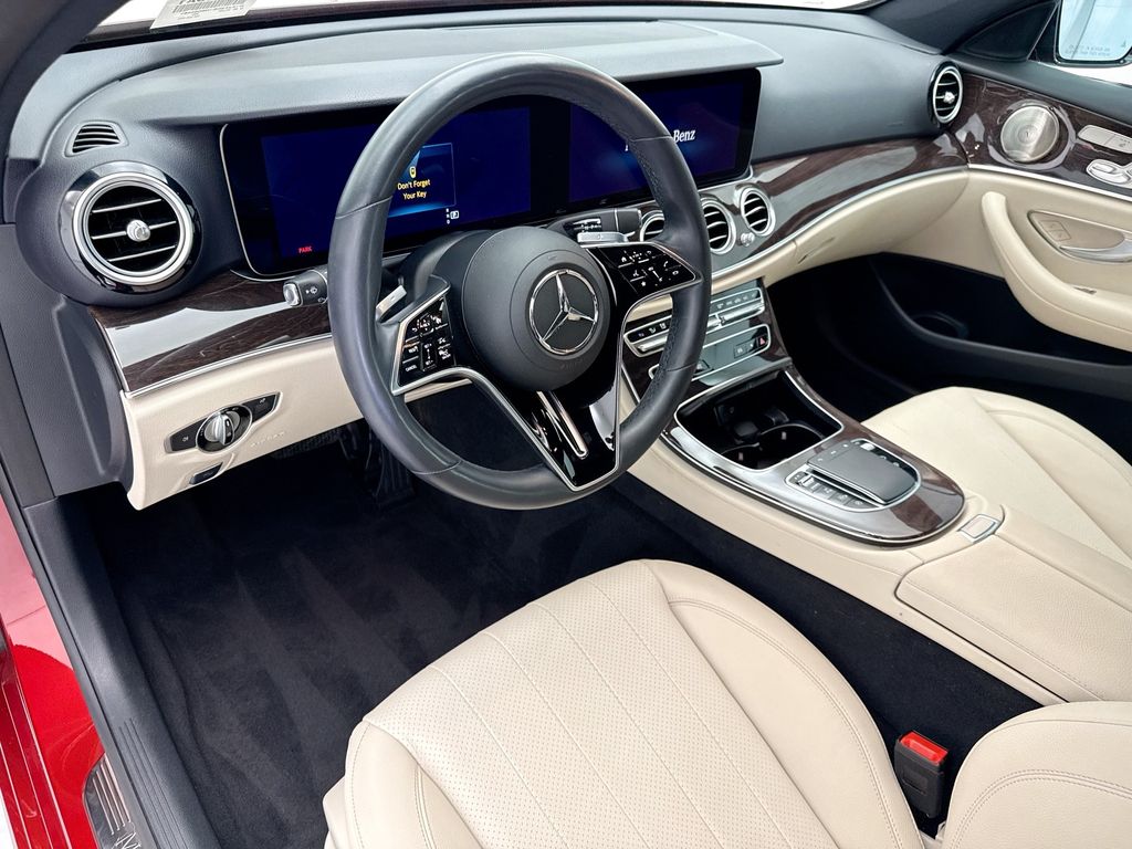 Thumbnail: 2022 Mercedes-Benz E-Class - 9