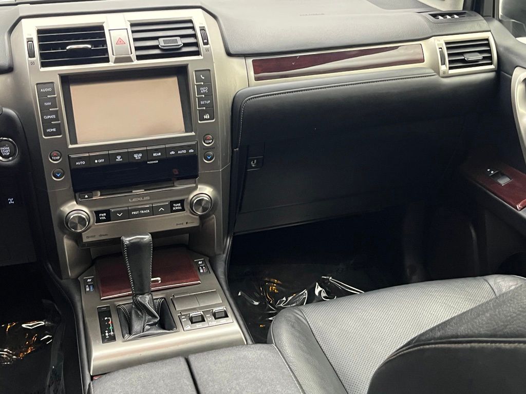 Thumbnail: 2015 Lexus GX - 31
