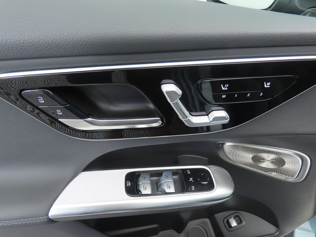 Thumbnail: 2026 Mercedes-Benz GLC - 23