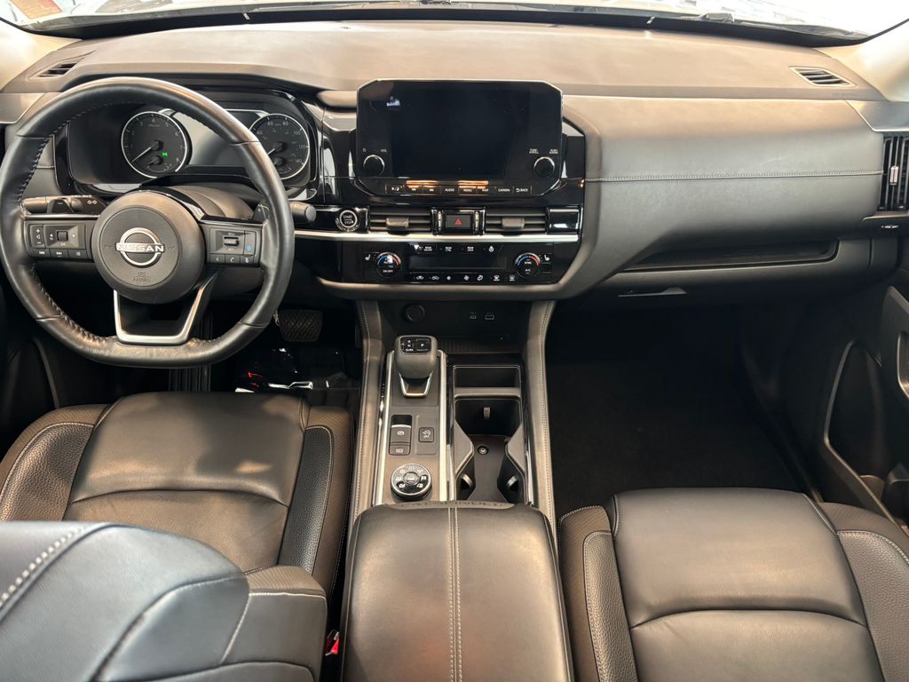 2022 Nissan Pathfinder SL